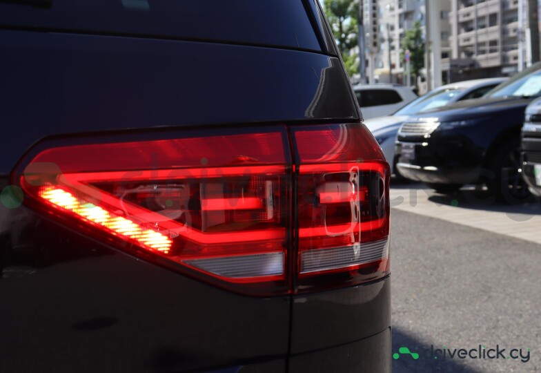 Volkswagen Golf Black