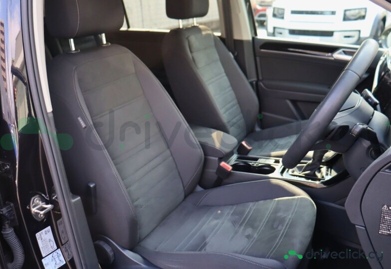 Volkswagen Golf Black
