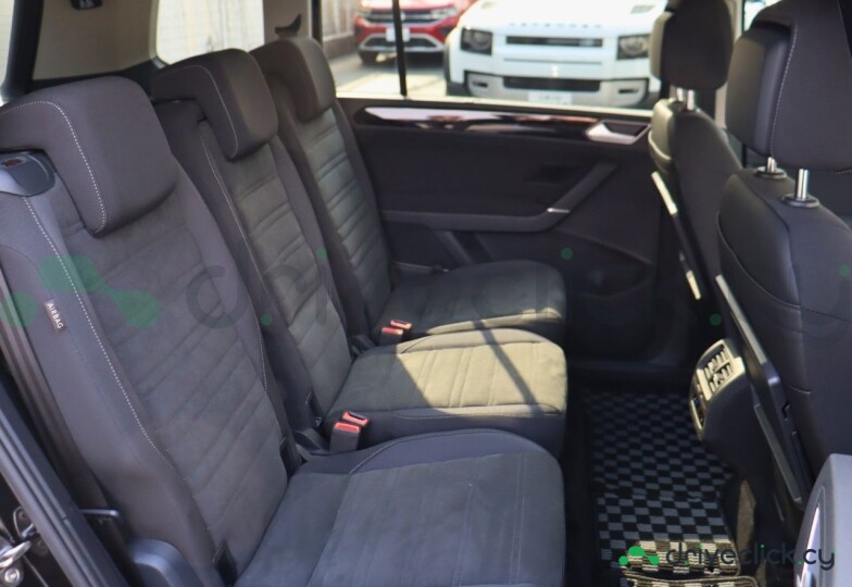Volkswagen Golf Black