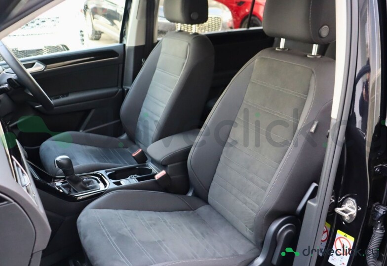 Volkswagen Golf Black