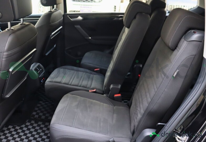 Volkswagen Golf Black
