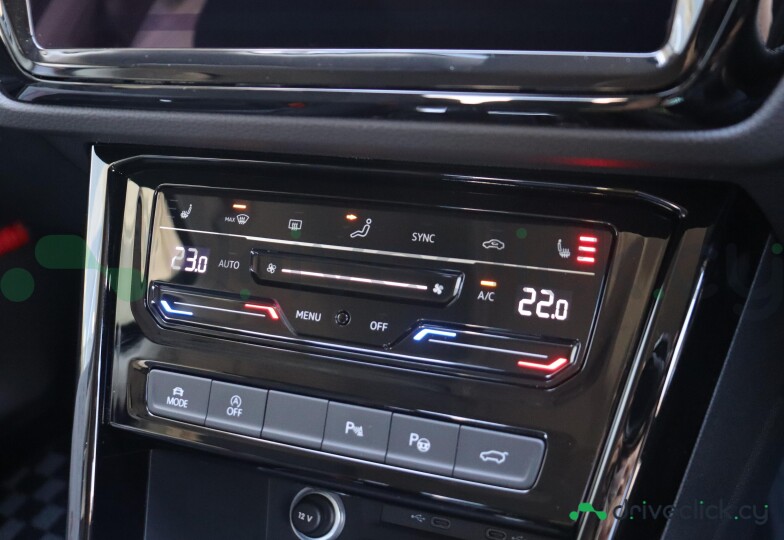 Volkswagen Golf Black