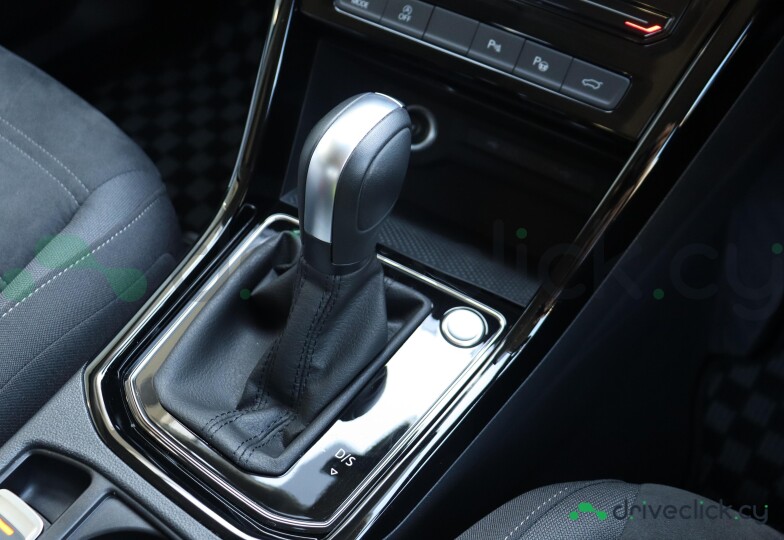 Volkswagen Golf Black