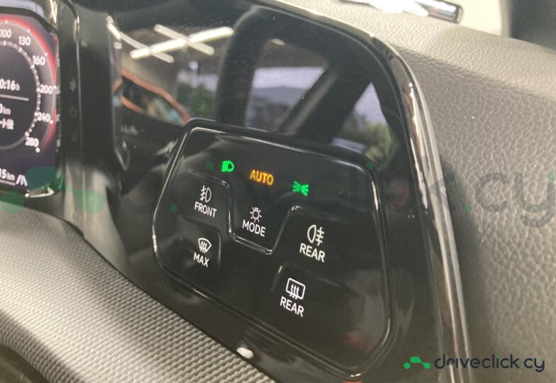 Volkswagen Golf Black