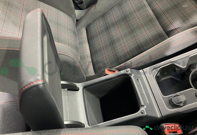 Volkswagen Golf Black
