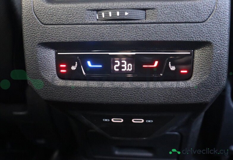 Volkswagen Golf Black