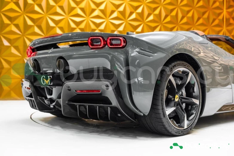 Ferrari SF90 Spider Серый