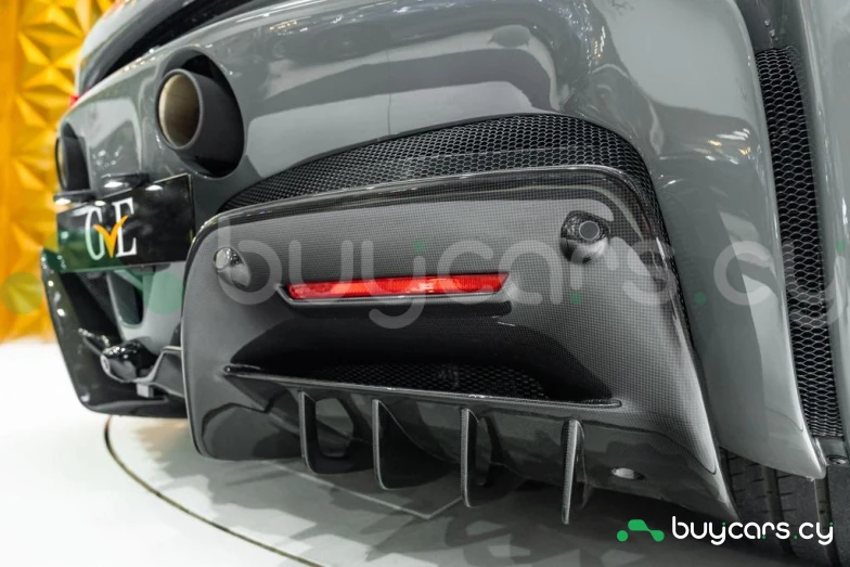 Ferrari SF90 Spider Серый