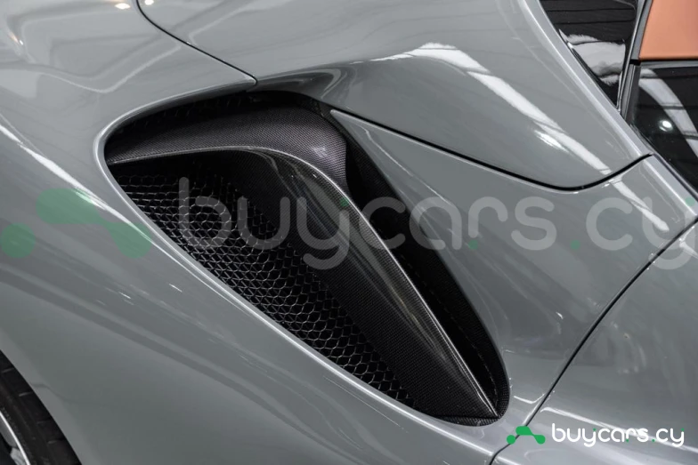 Ferrari SF90 Spider Серый