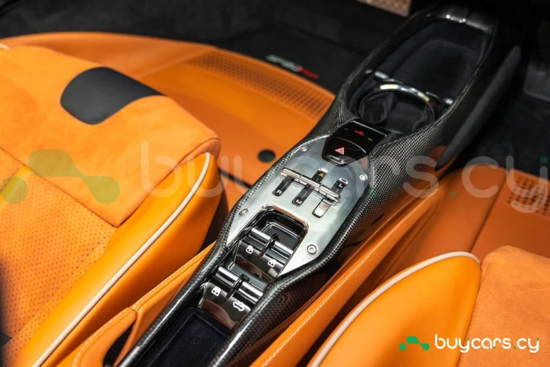 Ferrari SF90 Spider Серый