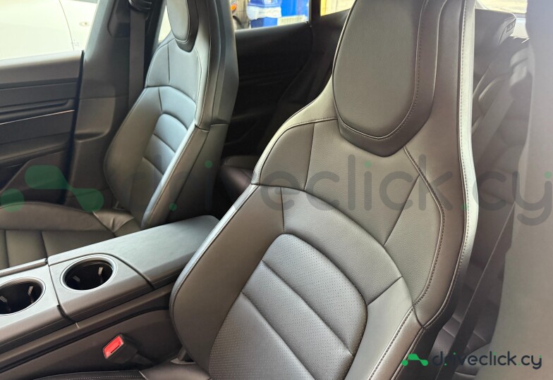 Porsche Taycan Black