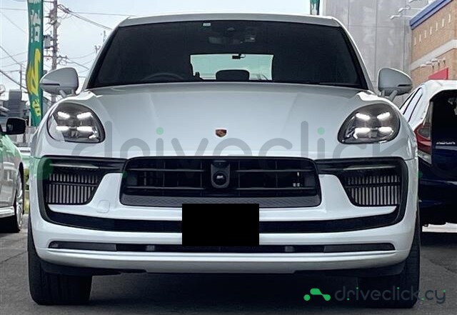 Porsche Macan White