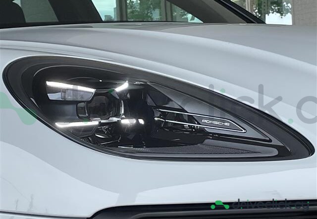 Porsche Macan White