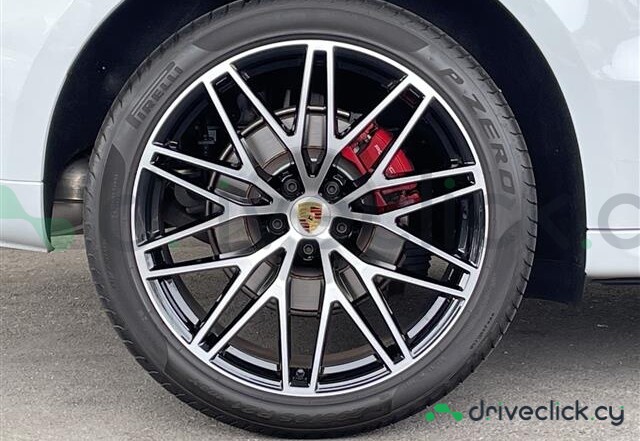 Porsche Macan White
