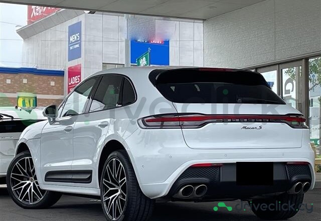 Porsche Macan White