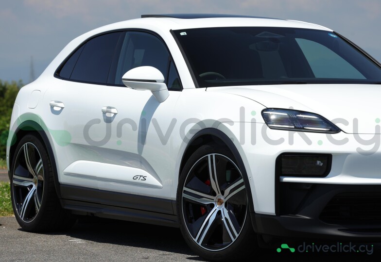 Porsche Macan White