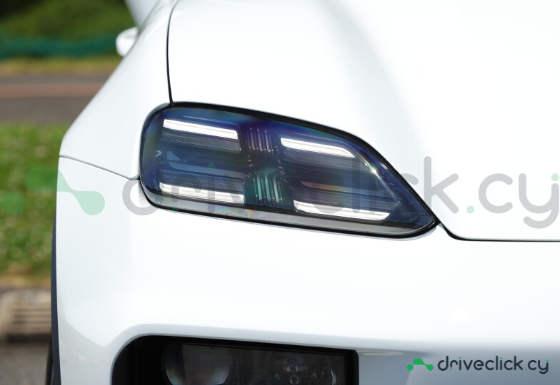 Porsche Macan White