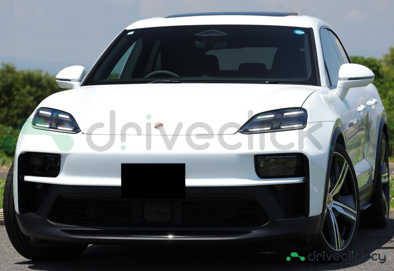 Porsche Macan White