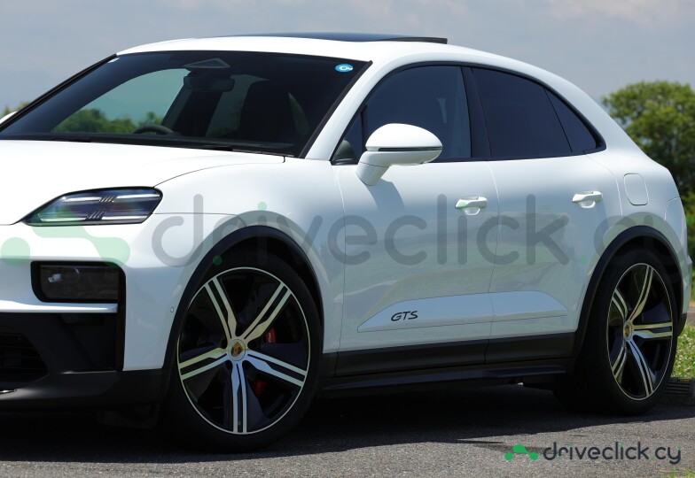 Porsche Macan White