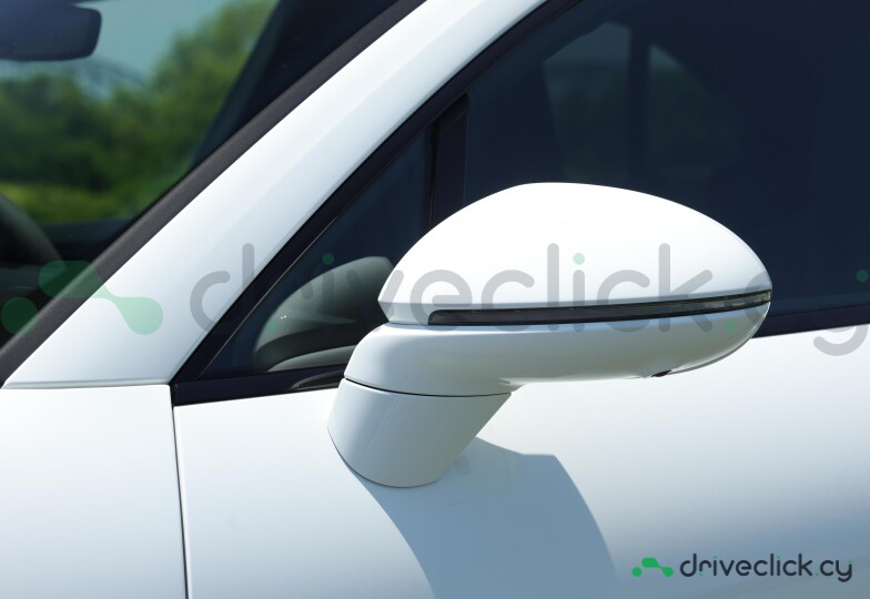 Porsche Macan White