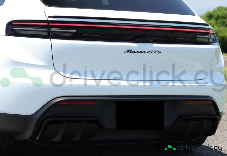 Porsche Macan White