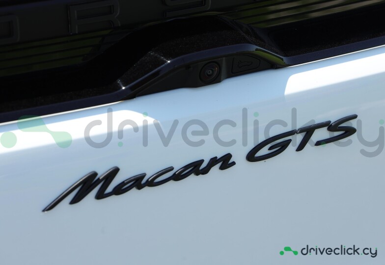 Porsche Macan White