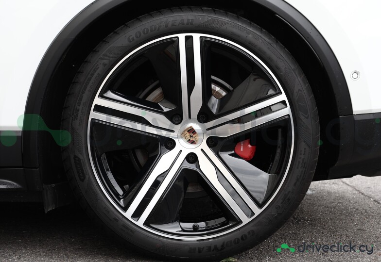 Porsche Macan White