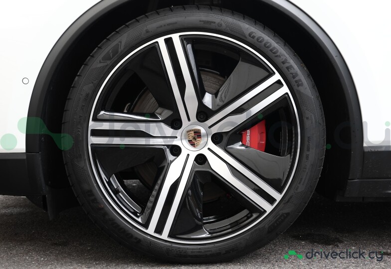 Porsche Macan White