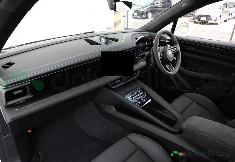 Porsche Macan White