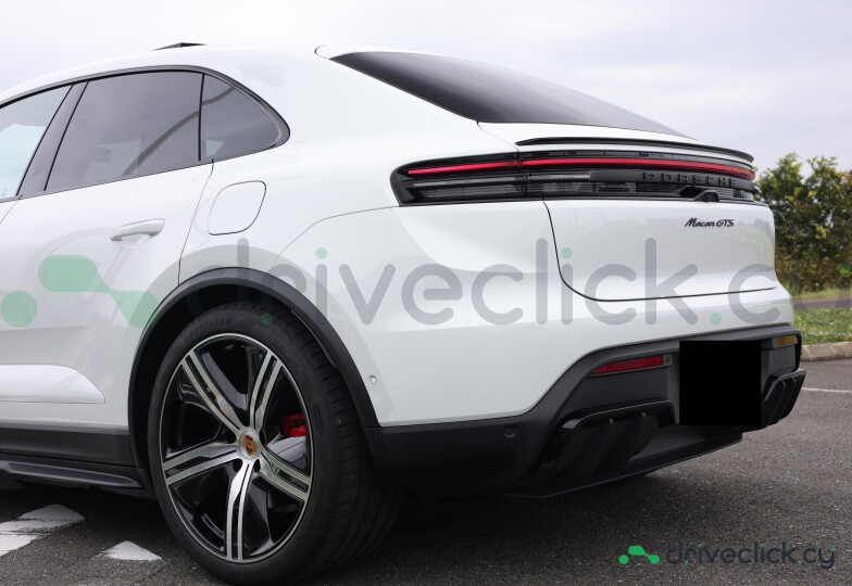 Porsche Macan White