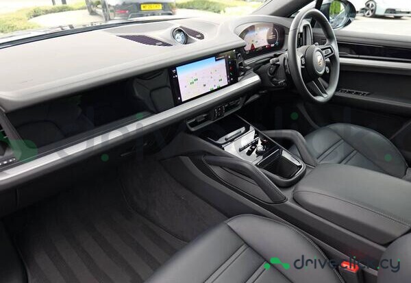 Porsche Cayenne Black