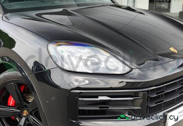 Porsche Cayenne Black