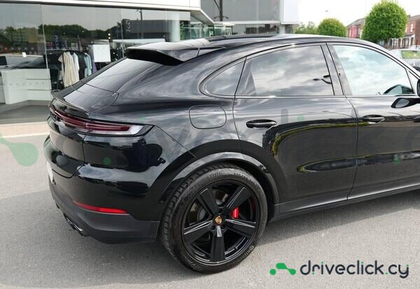 Porsche Cayenne Black