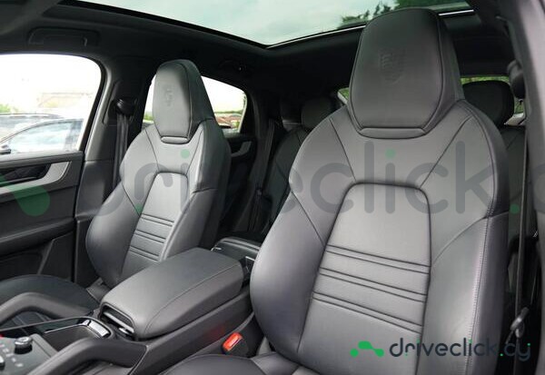 Porsche Cayenne Black