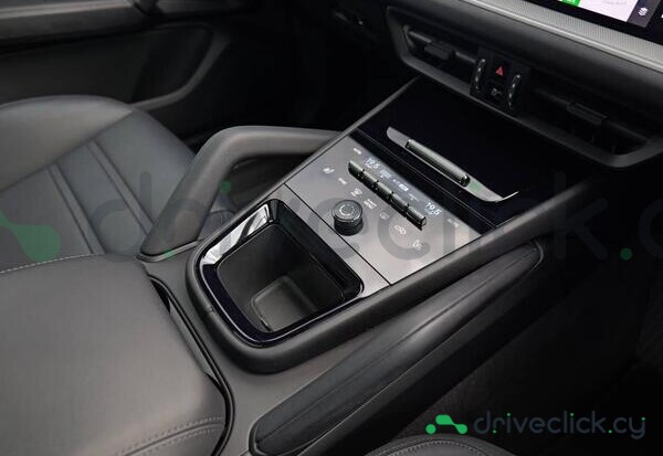 Porsche Cayenne Black