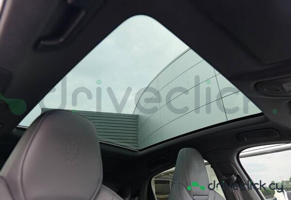 Porsche Cayenne Black