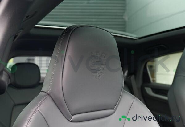 Porsche Cayenne Black