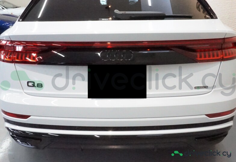 Audi Q8 White