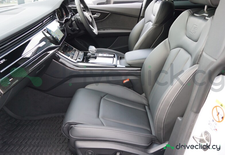 Audi Q8 White