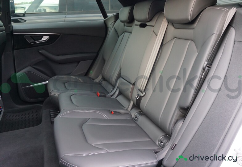 Audi Q8 White