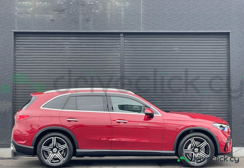 Mercedes GLC-class Red