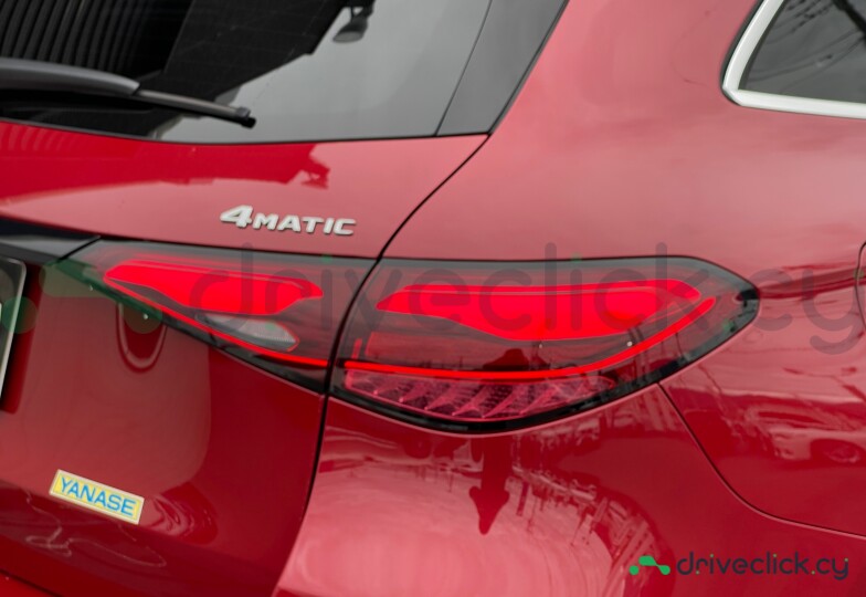 Mercedes GLC-class Red