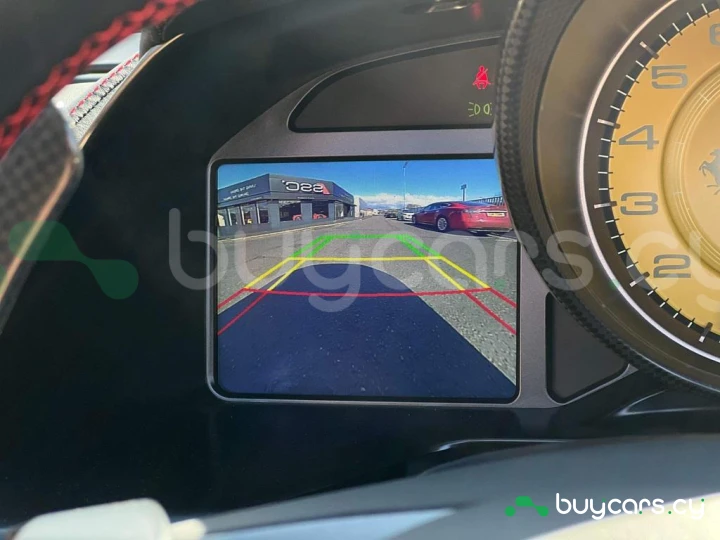 Ferrari 812 Красный