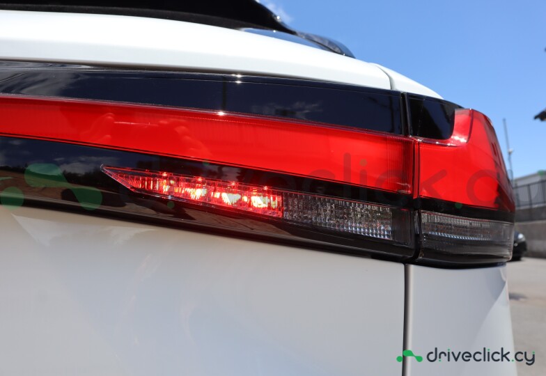 Lexus RX White