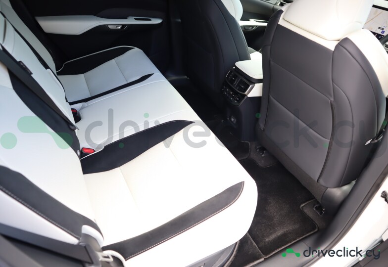 Lexus RX White