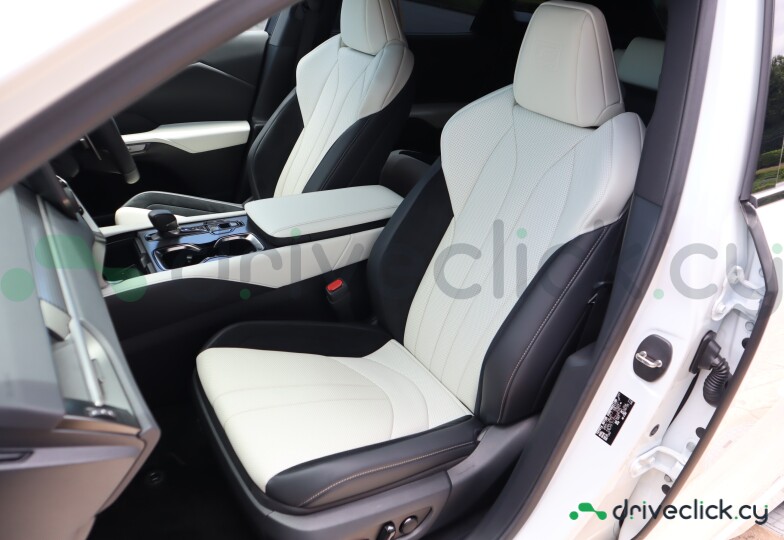 Lexus RX White