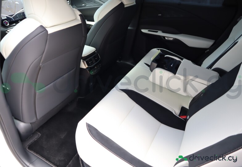 Lexus RX White