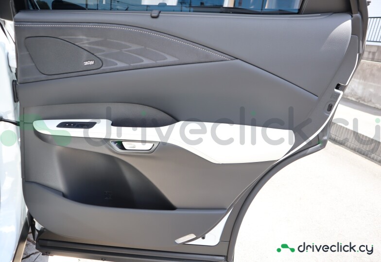 Lexus RX White