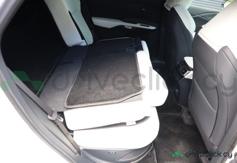 Lexus RX White