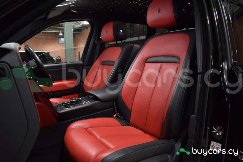Rolls-Royce Cullinan Черный